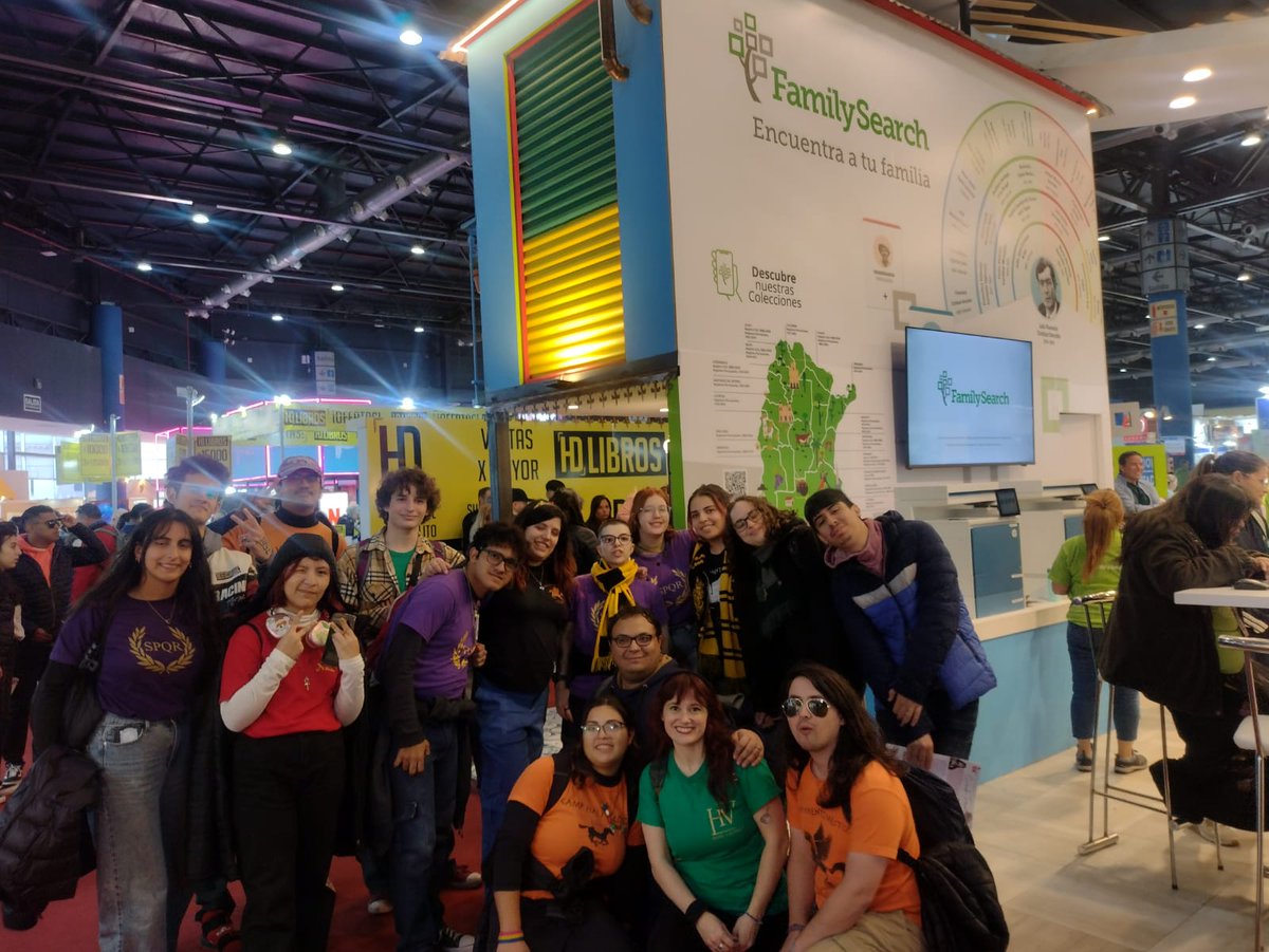 ArgDemigods's tweet photo. Hoy tuvimos excursión a la Feria Internacional del Libro #FILBuenosAires 
Muchas gracias por haber venido 🫶🏼

Si tienen fotitos de hoy, amaría verlas 👀 https://t.co/8UYcXipQLz