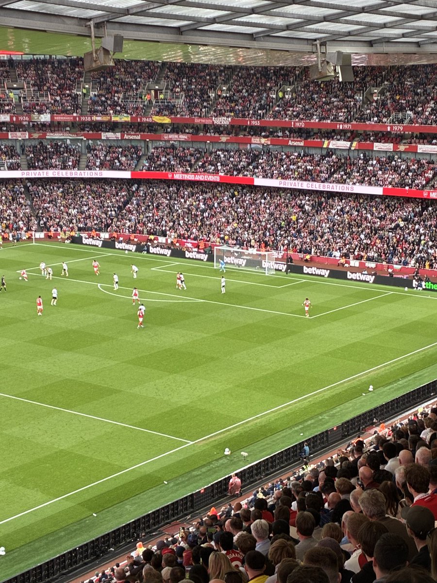 garyrolls69's tweet image. #arsenal vs #fulham an incredible atmosphere with a first half performance to match. #coyg