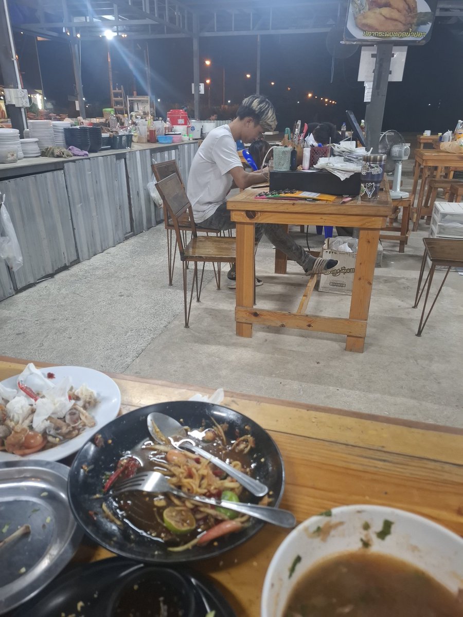 xxng290918's tweet photo. เมาล่ะ กลับได้ #ชีวิตคนโสด #แม่เลี้ยงเดี่ยว #ร้านก้อยดึก #พานทอง #ชลบุรี #อยากมาคนหวง https://t.co/USlaAqxLP1