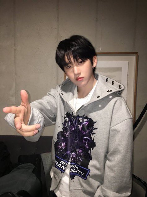 성 tweet media