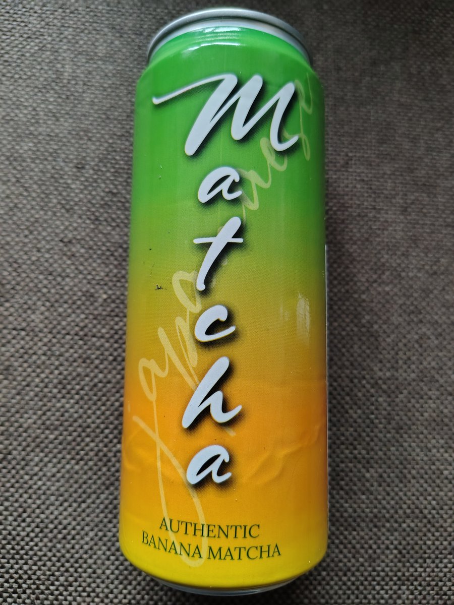 arrispy's tweet image. Zapach fajny, ale w smaku banan ledwo, matchy nic, słabo #drink #matcha #germany