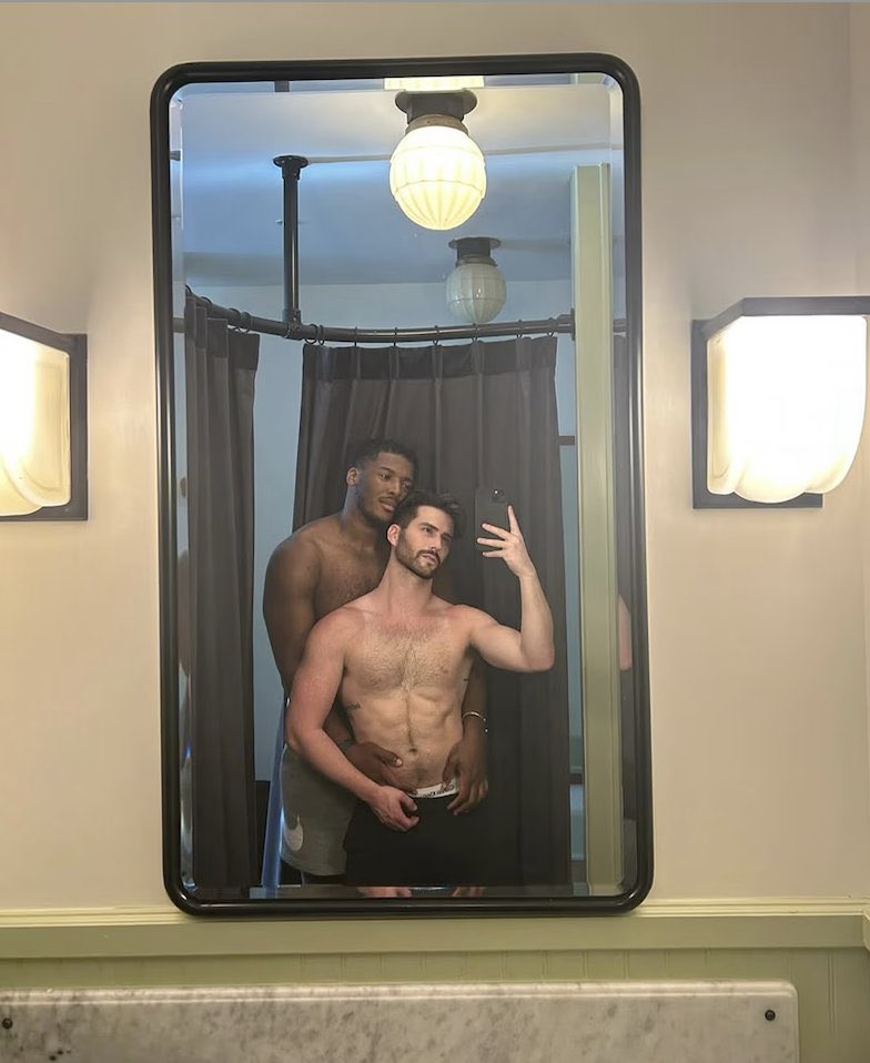 freakoutsideofx's tweet photo. A half-hour comedy TV series adaptation of his 2023 memoir The Yards Between Us: A Memoir of Life, Love and Football is in development ❤️ https://t.co/m2wFlu8D9f