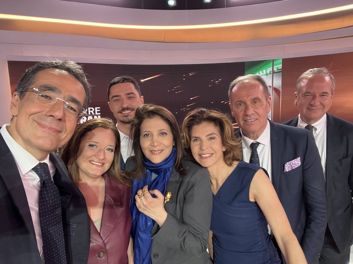 Darius Rochebin tweet media