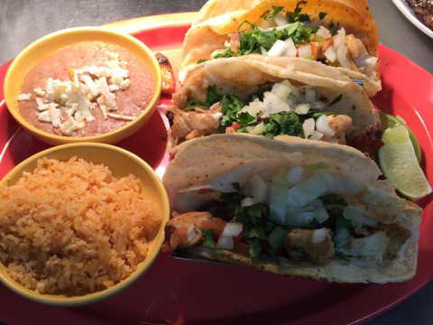 eVisitorGuide's tweet image. The place for authentic Mexican cuisine in #Lakeview is El Jardin. Delicious food and outstanding #margaritas near #WrigleyField with 2 summertime #patios! evisitorguide.com/chicago/brochu…

#Chicago #Wrigleyville #travel #budgettravel #dining #tequila #tacos #lakevieweast #GoCubsGo #Cubs