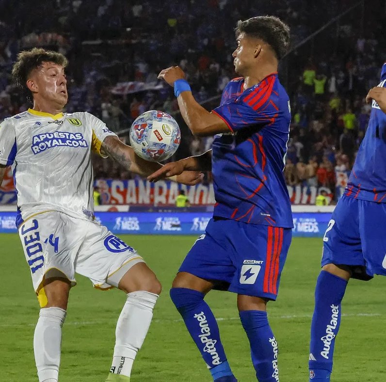 a nosotros no nos cobraron este penal, pero a ellos les cobran una simulación y todos, hasta los relatores están de acuerdo