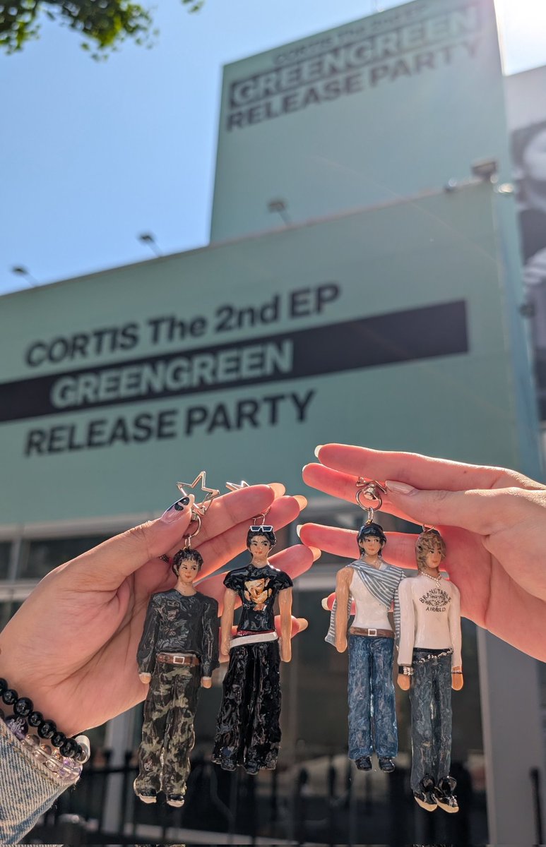 cortislace's tweet photo. WE OUT HERE https://t.co/6jtfGR5za8