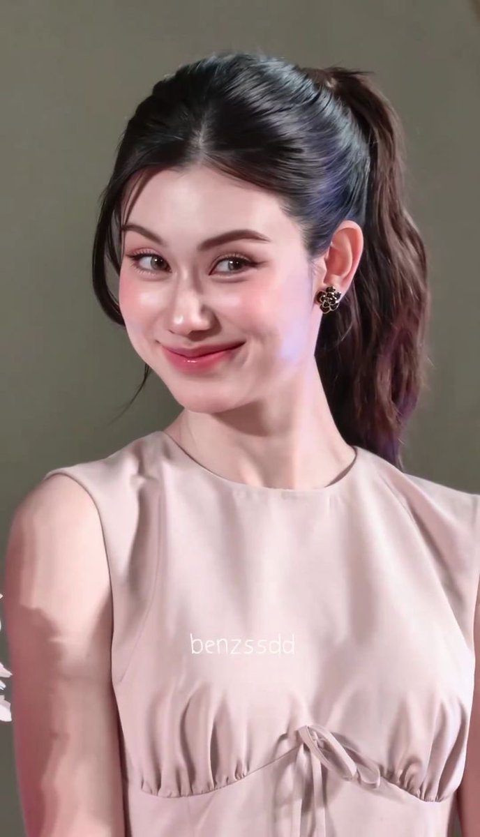 sanschuett's tweet photo. my favorite photos of my puffball lorena 🥺🤏🏼

#Lalinalena #ลีน่าลลินา https://t.co/56pNQs9aHS