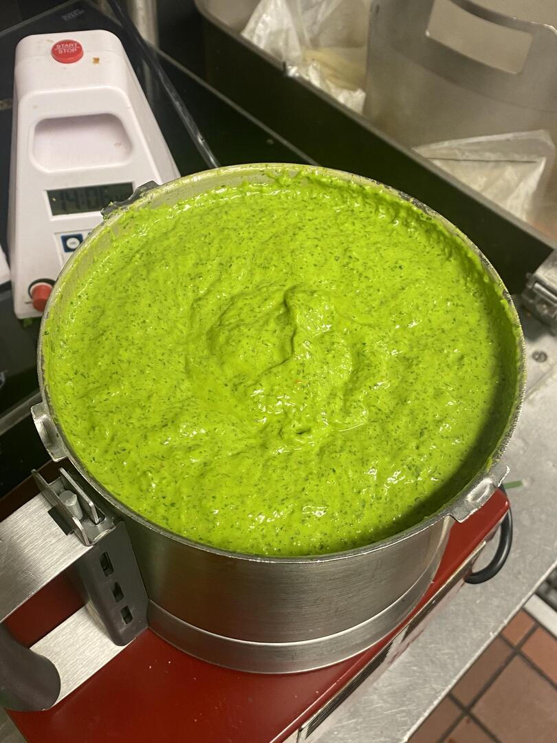 homevsfastfood's tweet image. [pro/chef] chimichurri sauce
#chimichurrisauce
#professionalchef
#gastronomy
#savorygreen
#kitchencreations #homecooking #food #recipes #foodpic #foodie #foodlover #cooking #hungry #goodfood #homecookingvsfastfood