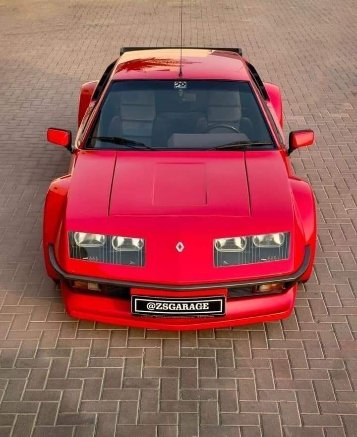 Retromania4ever's tweet image. 🟦⬜🟥 1984 #Renault #Alpine A310, specifically a model fitted with the distinctive "Pack GT" or "Boulogne" wide-body kit.