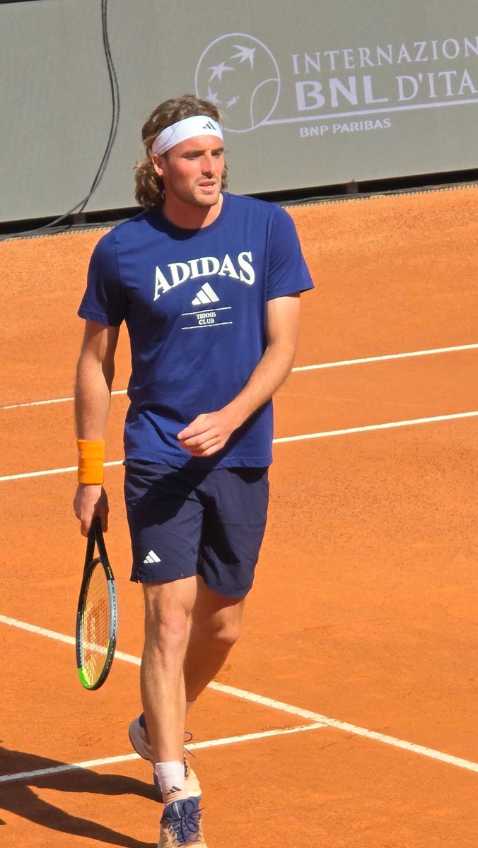 TennisMediaHype's tweet image. Gorgeous 🔥💙🖤

Greek #1 Stefanos Tsitsipas (World #3 high) practiced on Center Court at Foro Italico in Rome, Italy 

Sunday May 3, 2026

Ahead of the annual ATP Masters 1000 claycourt tennis tournament #IBI26 where Stef has been a finalist before 

📸 Rosella Rome