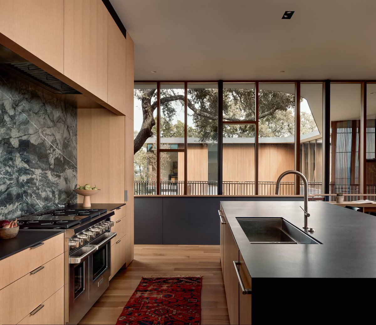 justadd2cart's tweet image. Very minimalistic. Could you live here?
And for how many years?

Source: facebook.com/share/1BwWv6MS…

#minimalism #interiordesign #interior