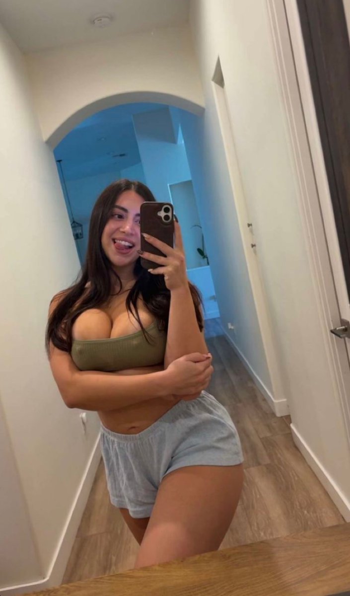 Virginia351818's tweet photo. spoil me with esex please 😻🥵 https://t.co/Fe81Bo0OPZ