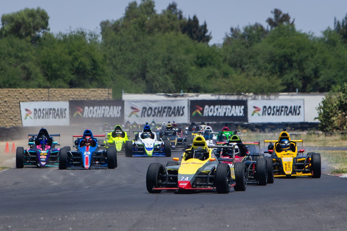 SuperCopaMex's tweet photo. Reyna gana su segunda carrera consecutiva en F5 de Súper Copa @RoshfransMX.

Descubre la información completa nuestra web💻
📰  https://t.co/ErS7eBhYmf

#SuperCopaRoshfrans #SCLeón #SúperCopaRoshfransLeón #AlimentamosTuPasión https://t.co/YyJHpRbEEG
