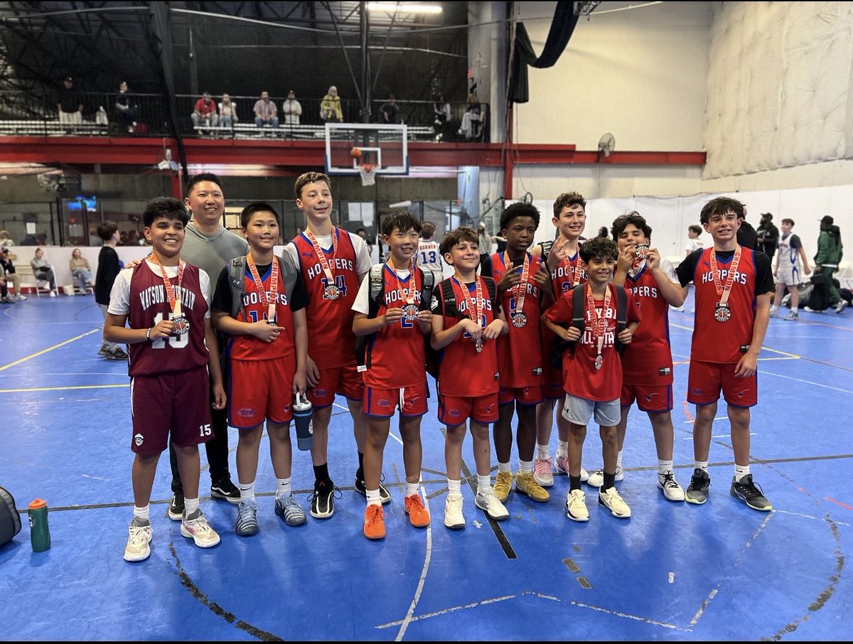 echoopers's tweet photo. 6th Grade Hoopers takeover at the Premier 1 Capital District Classic! 

12U - Delaney won white division
12U - Graves won the orange division 

Well done fellas! 🥇 🥇 https://t.co/zdZzKm0F6w