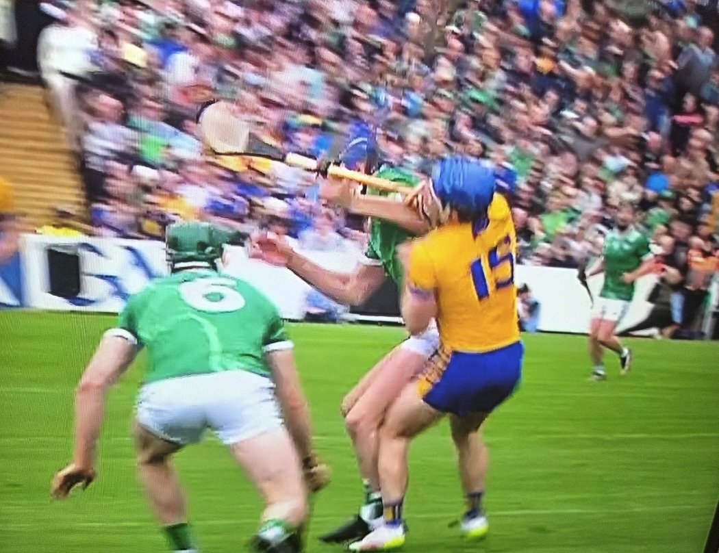 79hvr's tweet photo. @ExaminerSport "square on the shoulder". Jesus Christ. Clueless https://t.co/ReVpBZSOQE