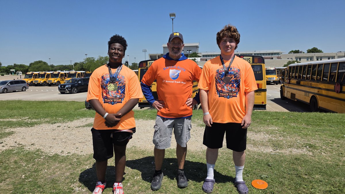 RothBuehler's tweet photo. Had a great day throwing with @DallasEliteTrac - placed 3rd! https://t.co/C6lc7vu90y