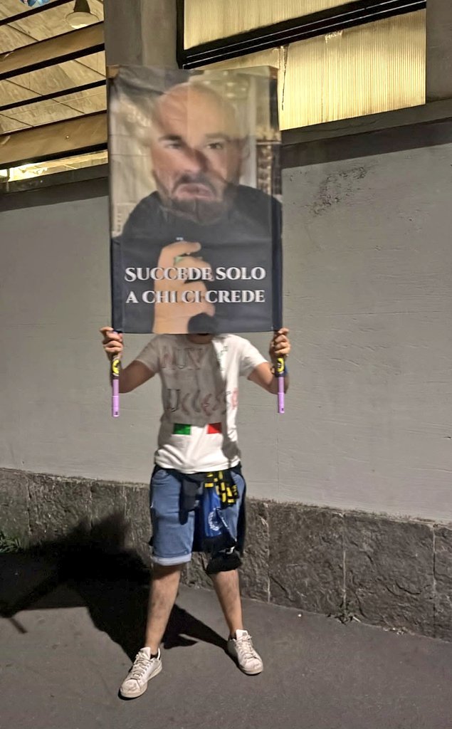MrBlue__00's tweet photo. QUANTO È VERA LA MADONNA NON SIETE PRONTI https://t.co/xh9DIAlQxw