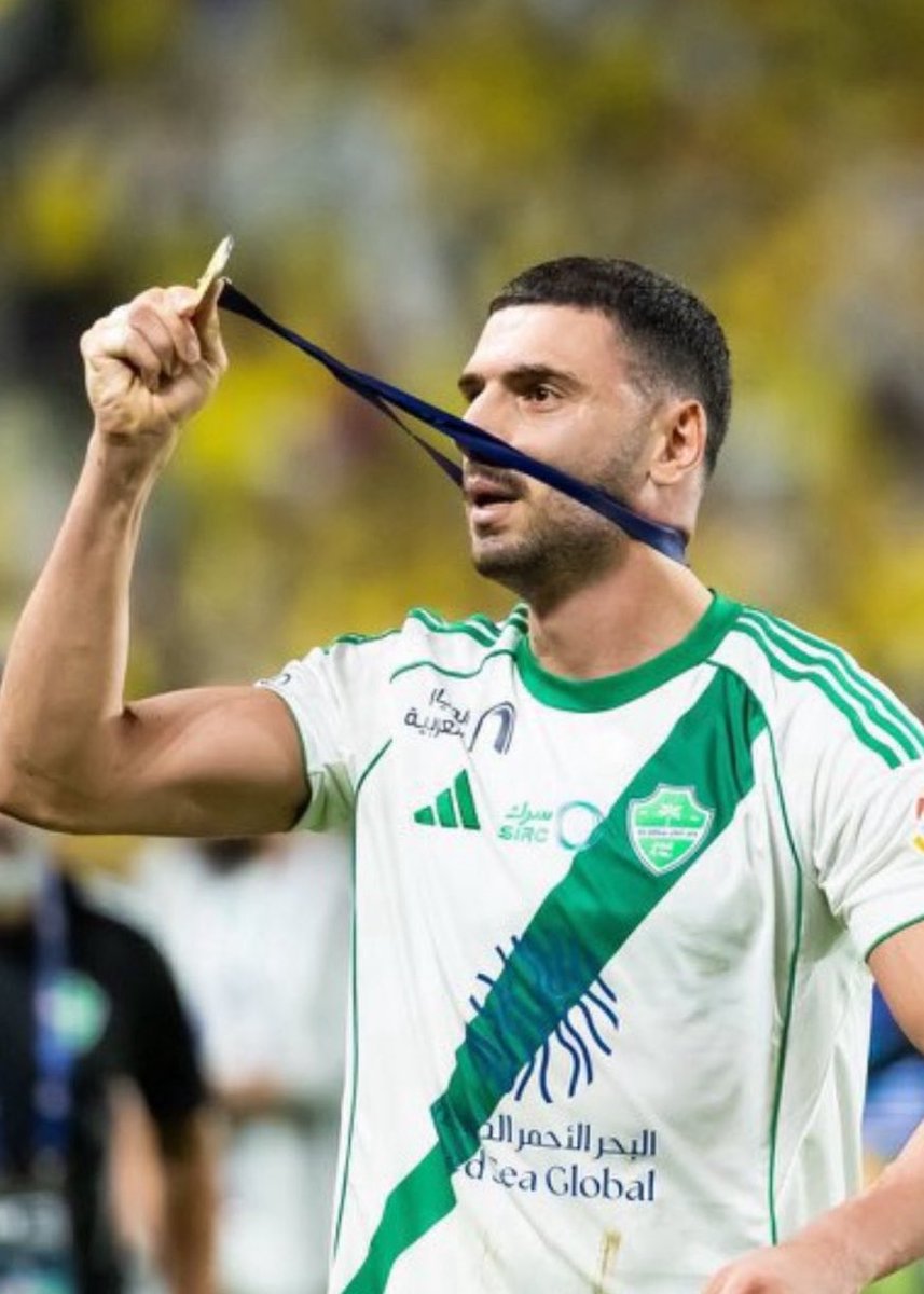 كبير اسيا الملكي tweet media