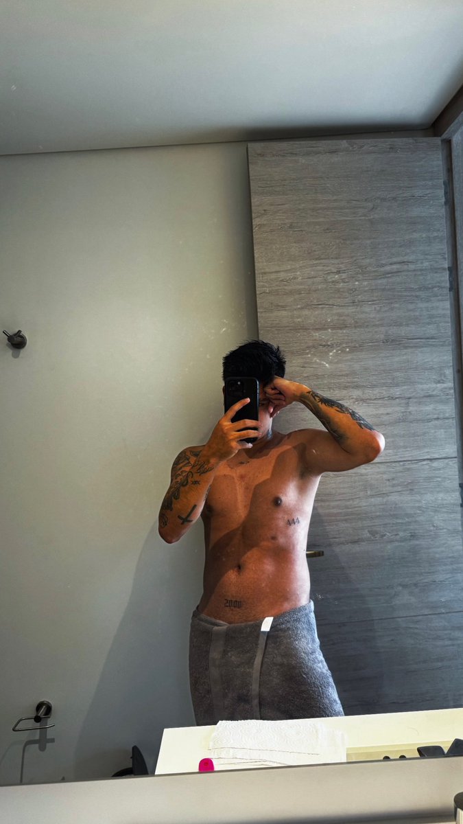 max_dimitrix's tweet photo. Buenas tardes que calor está haciendo en #Medellín #بلوچستان_کی_خدمت_ایف_سی  #CrónicasDelKentuckyDerby #only #porno https://t.co/0nKmYTn7XA