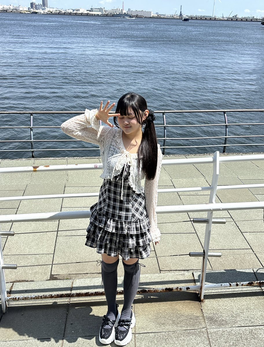 太陽まぶし〜☀️｡°
コーデかわい？♡

#はいうぃろう。 #安南琴 #アイドル #jk2  #横浜