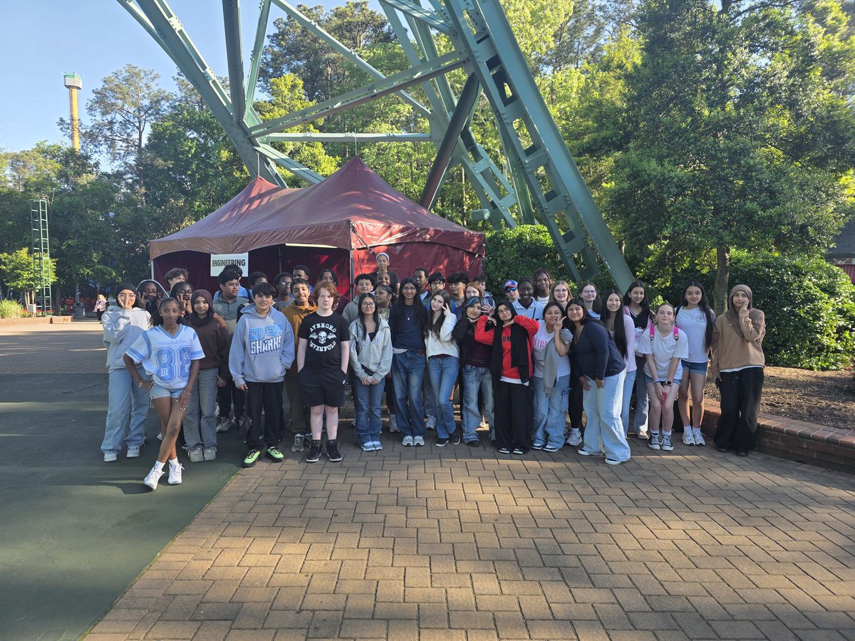 GrahamParkMS's tweet photo. 8th Grade Math and Science visted @KingsDominionVA for Engineering Day to celebrate a successful last year in the Math and Science Specialty Program! They all had a great time!!! https://t.co/Zt1hCfgmDP