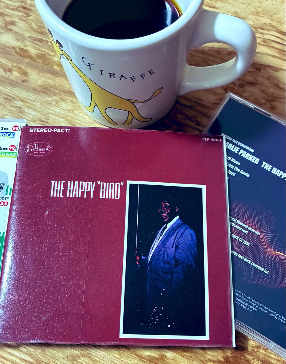 hopewing's tweet image. #NowPlaying #jazz 

おはようございます😃

風が強い
みどりの日の朝は
チャーリー・パーカーの
1951年ボストン録音
『ザ・ハッピー・バード』でスタート▶️

Charlie Parker - as
Wardell Gray - ts
Dick Twardzik, Walter Bishop - p
Charlie Mingus, Teddy Kotick - b
Roy Haynes - dr
