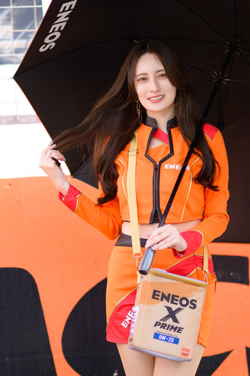 tmorit's tweet photo. SuperGT Rd.2 Fuji

ENEOS GIRLS  
鈴木南美さん　@suzunamiii https://t.co/ML3M7Kg1lM