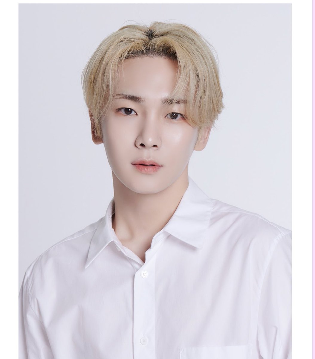 4SEpruAOmx1vOQc's tweet image. 今日のサジン🦊🩵529🩷

#샤이니
#KEY #키 #SHINee
#毎日キーくん
#キーくんが戻って来るまで