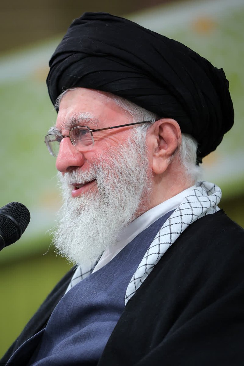 قلبم ببخش که هنوز زنده ام.....💔💔🖤🖤