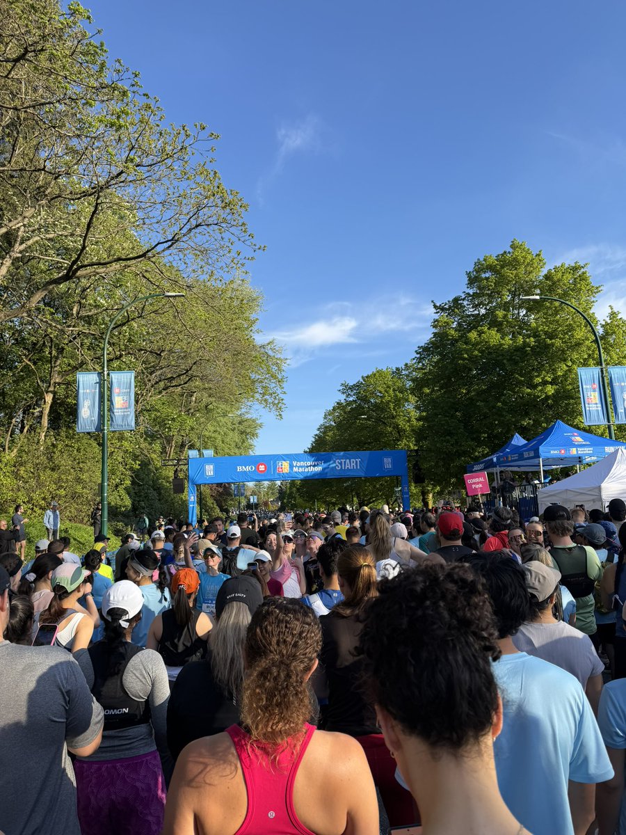 apraralphalpha's tweet photo. My first and this city made it unforgettable 🩵#BMOVanMarathon2026 https://t.co/1fqsnyb5Pa