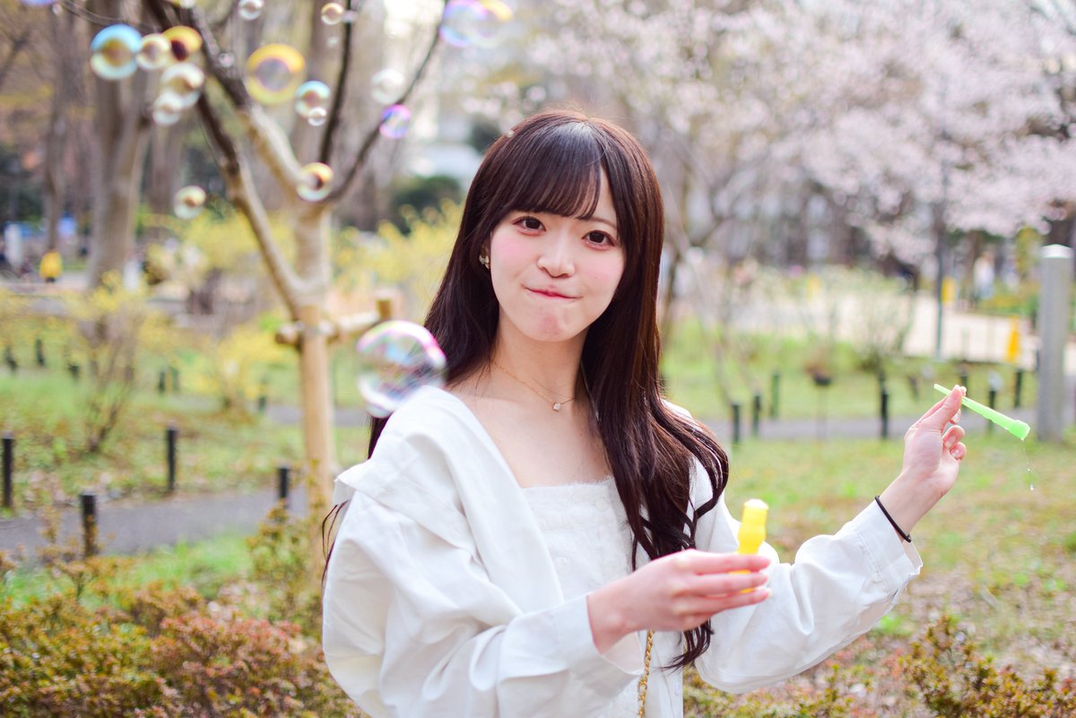 私「アイドル（19歳）と公園でシャボン玉しました🪄🫧🫧」