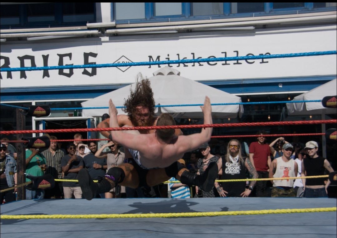 pacormur's tweet photo. @WarPigs_Brewpub had a great 11 year anniversary with some great @BodyslamProWres Wrestling! https://t.co/M45goINMo7