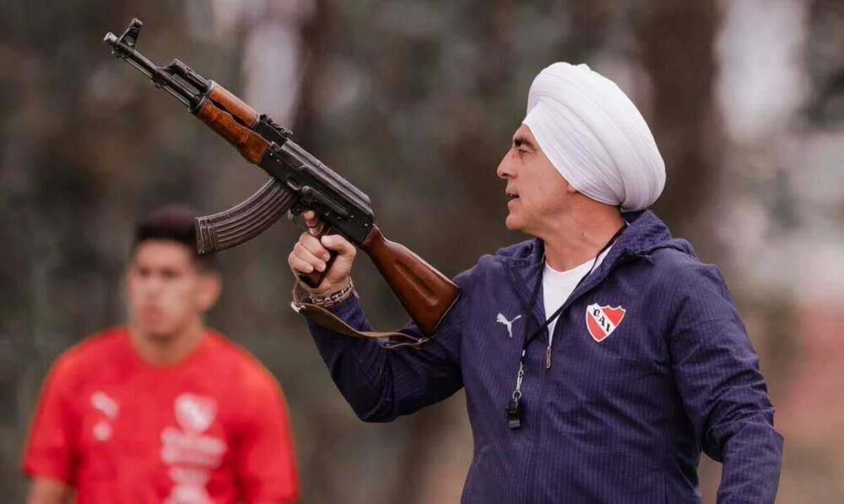 Flaco con casaca AdeS 👹 tweet media