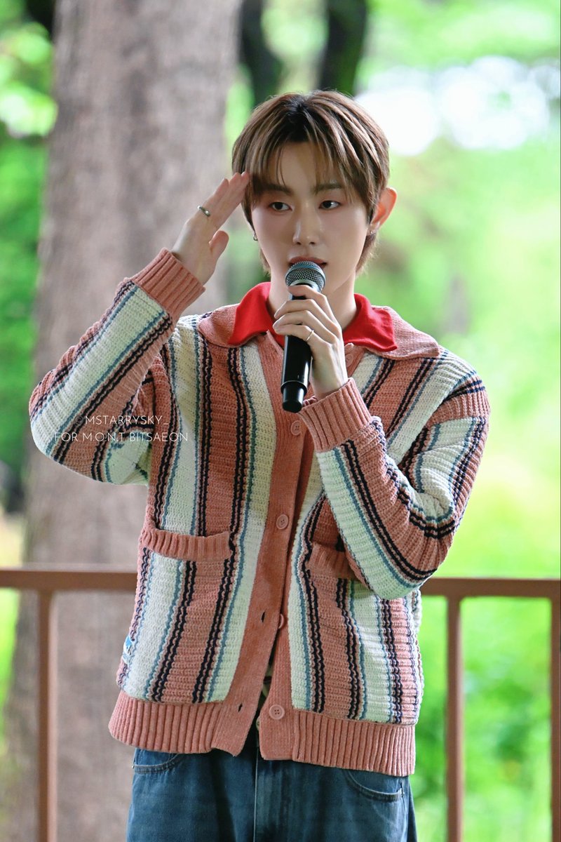 Mstarrysky_'s tweet photo. 260503 Love &amp; Art FESTIVAL in 춘천

🫡🎙️🍃🌸

#몬트 #빛새온 #MONT #BITSAEON 
#ビッセオン https://t.co/QuwI2BoFp9