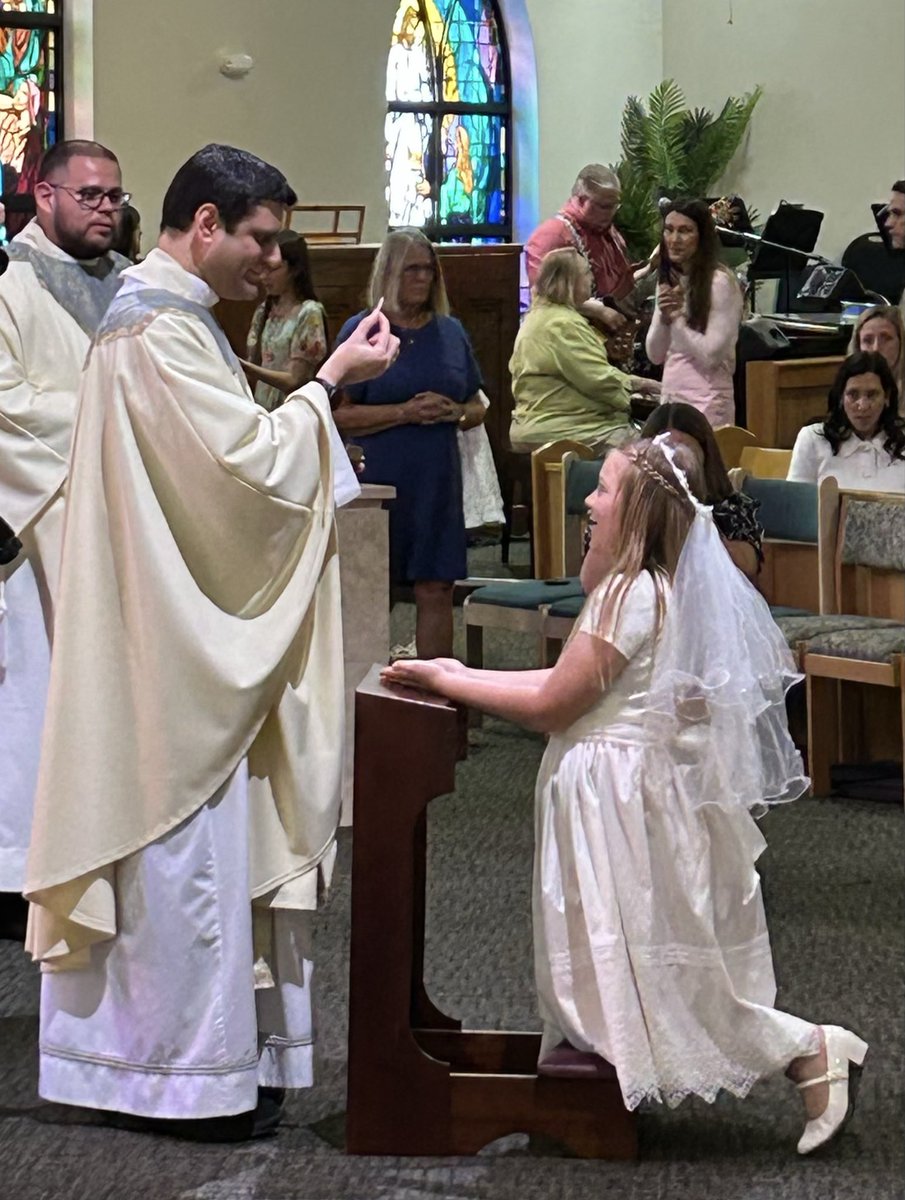 BobbyOlszewski's tweet photo. Very significant day for our family as Reagan made her First Communion at Holy Family. She was asked to do the first reading at Mass which made today even more memorable. Thank you to all of our family and friends who came out to support her. @OrlandoDiocese https://t.co/6UsW732AF9