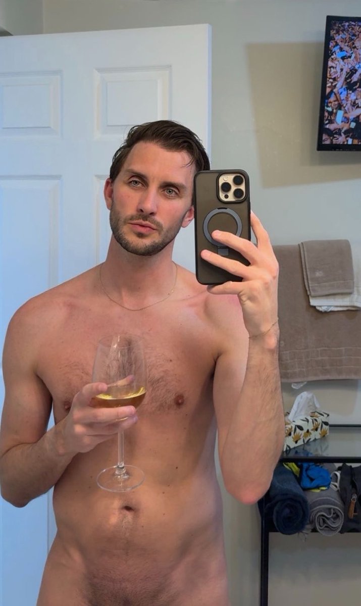 braedybraedy's tweet photo. Sunday funday. Who’s joining? https://t.co/VjvfqYkMyZ