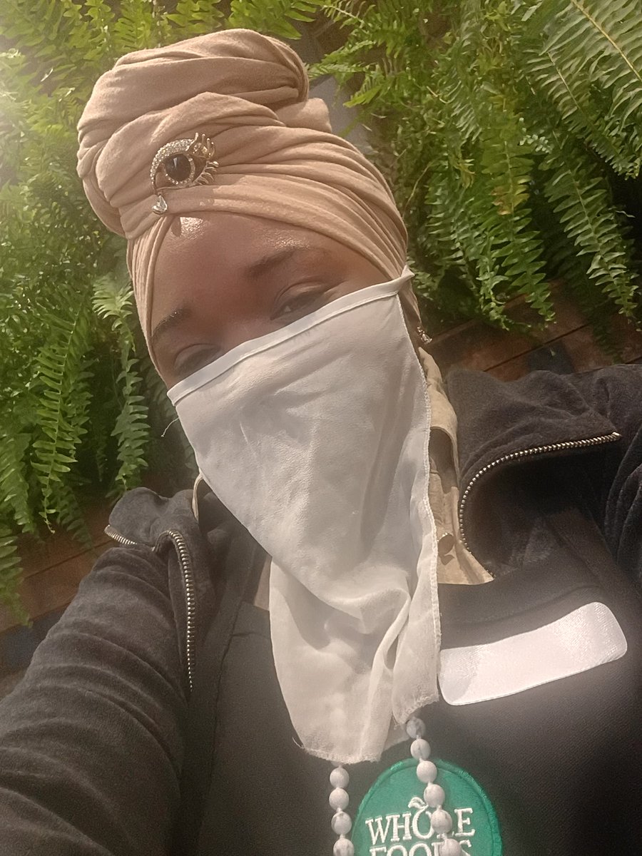 When I'm at work I always get so many compliments on mi different crowns and veils. 
Magnetic necklace, veil, and holy beads  <a href="/TaRoseMry13/">Ta Rose Mry 13™</a> 
Crown <a href="/MoorCrownJewels/">Moor Crown Jewels</a> 
13love 
13protection 
To all TMHs good children 🥰🤗
Keep shining 🌟
