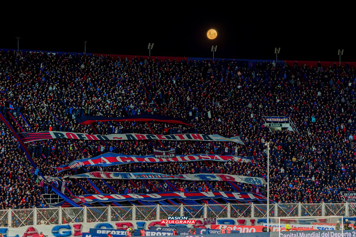 Rodri_Vizcarra's tweet photo. 🔍 #GigapanAzulgrana
🆚 San Lorenzo 1-2 Independiente
📍 Popular Local
📂 Descarga https://t.co/sGre6Jxri6 https://t.co/xIHb27pR8K