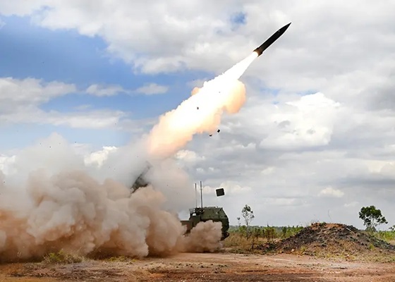 Aus_in_Space's tweet image. HIMARS and PrSM selected for Australian Army LAND 8113 Phase 2... Read more: spaceanddefense.io/himars-and-prs…

@LockheedMartin #HIMARS #LongRangeFires #DefenseTechnology #MilitaryModernization #PrecisionStrike @AustralianArmy #MissileSystems #LandBasedStrike #DefenceIndustry