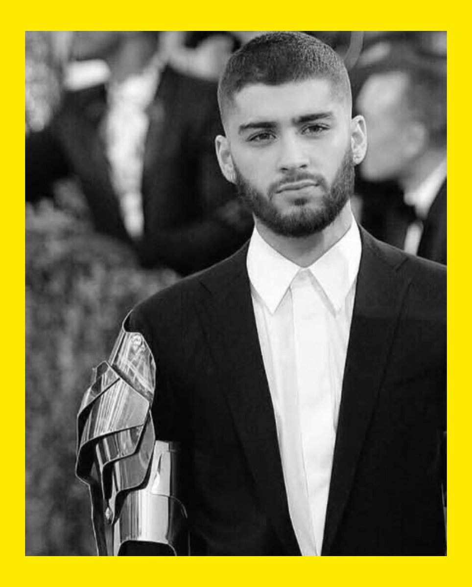 KStomska's tweet image. 10 yrs ago today Zayn posted this photo on FB  thanking Versace for the outfit for Met Gala that night 
#ZaynMalik #Throwback #Memories