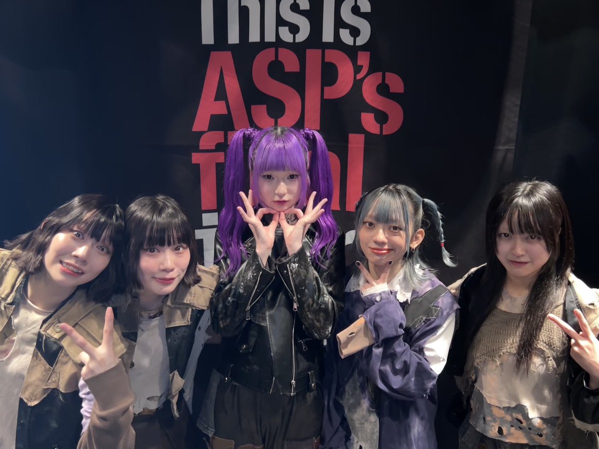 スフィン tweet media