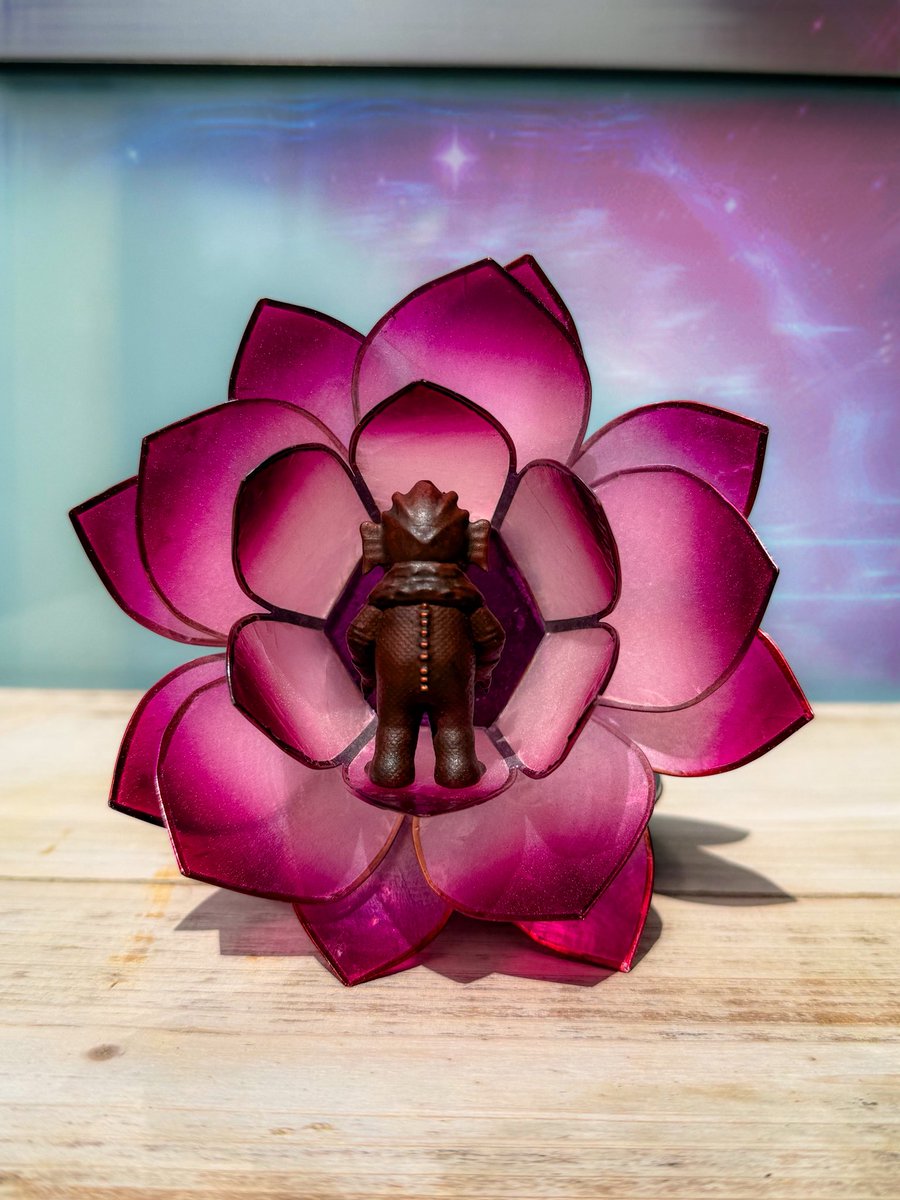 KateStewart65's tweet image. Silurian Baby

Far across the ocean and as the first of it’s kind, travelling in a flower came this Silurian Baby.

 (I am a fan of fairies 🧚🏻‍♀️🤭🩷)

#doctorwho #silurian #stewartwolf❤️