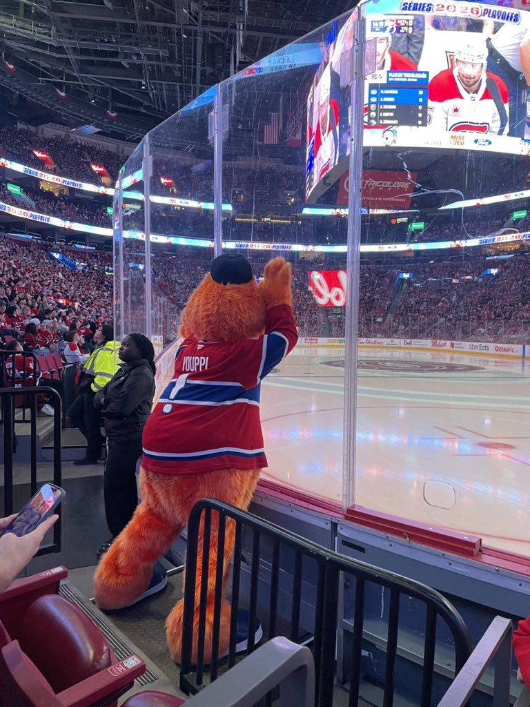 x - Em 🇨🇦🏒 tweet media