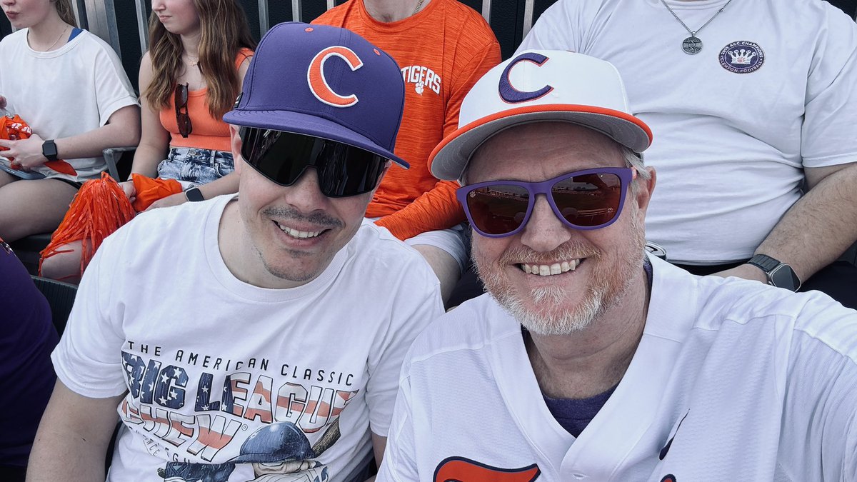 EarnedFunAvg's tweet photo. Want to hear about the infamous Screamer story from @zachbeeson22? Check out the latest episode where Zach shares how he became a fan of the @Angels and why he started traveling to see baseball around the world. Zach also shares the background behind making food from the area. https://t.co/rDlZmz2wOm
