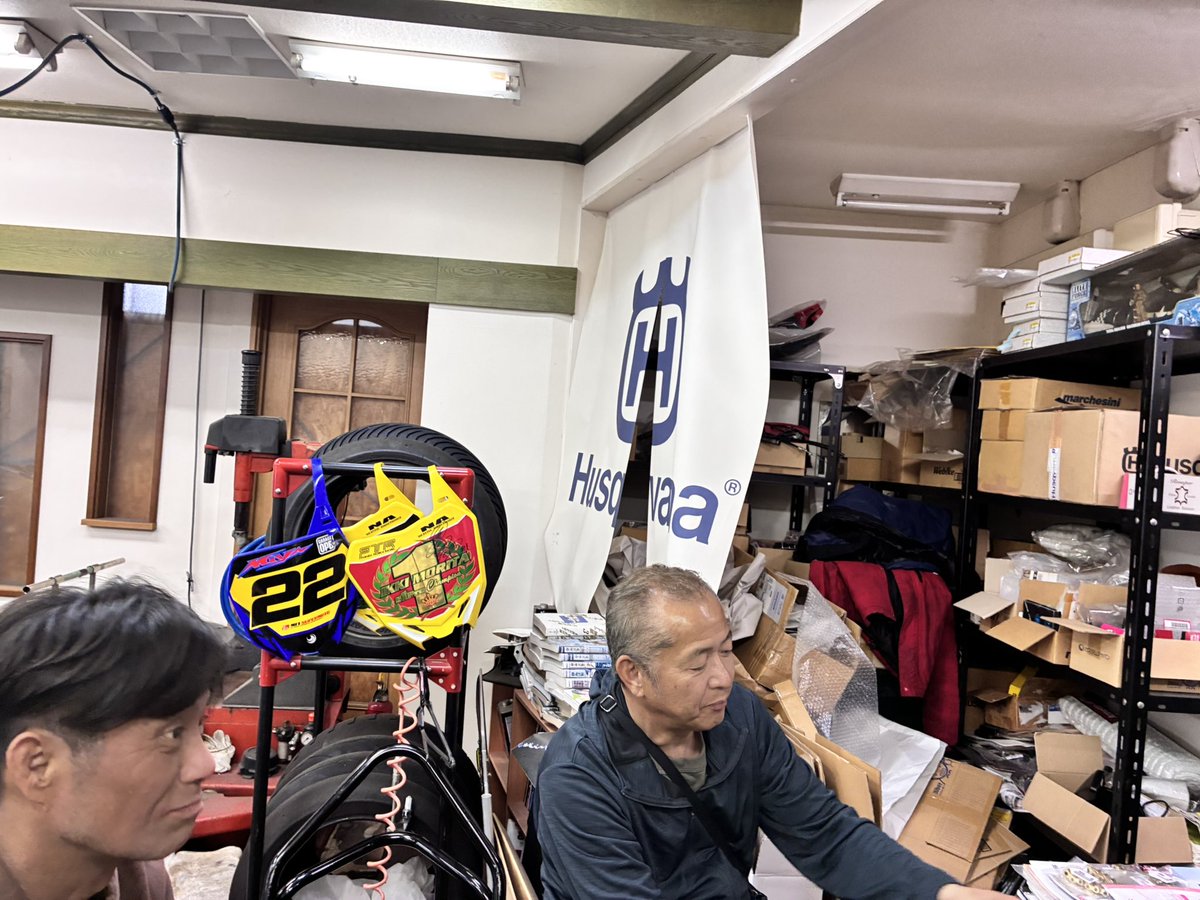 ikkirmz's tweet photo. 昨日はモトクロスの頃からの古い古い集まりの恒例の高齢の会でした。
なんだかんだ久々の集いもアラ還、アラフィフの楽しい語らいをあざした！
今後の余生もよろしくお願いいたしたい次第です！ https://t.co/T49R2fAdP7