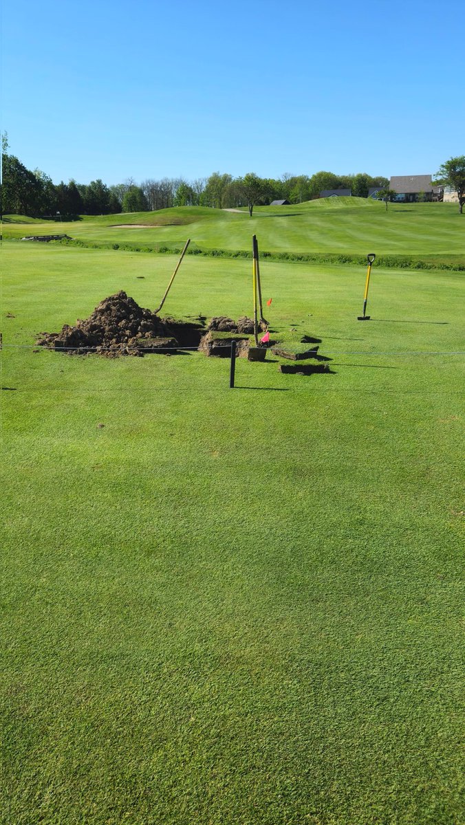 tpcwoodwind's tweet photo. Staff: How do we kill time on a Friday?

Super: Go out to 13 and dig a hole. 

✔️ https://t.co/ZAijmjyRx6