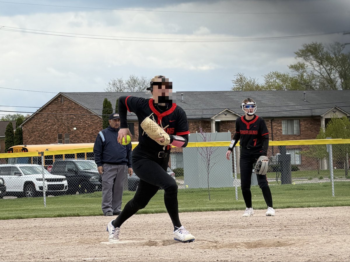 SarahStanczak5's tweet photo. First varsity no hitter!! https://t.co/Qy8EI7Ytpi