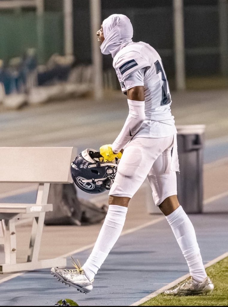 JUCOFFrenzy's tweet photo. 2026 Playmaker 🔥 (@FullColl_FB ) JUCO CB @EJRobin26 was offered by Grambling State University @GSUFootball01 
HL https://t.co/t9cdvpvpcK https://t.co/XLKLosjGaz