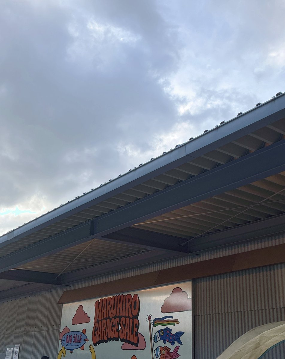 HappyManhi's tweet photo. マルヒロ駐車場はもう停めれなくなってきています！人増えてきたので6時50分にお店オープンになりスムーズに入れました☺️
#波佐見陶器市
#マルヒロ https://t.co/CZLuH6Gs13