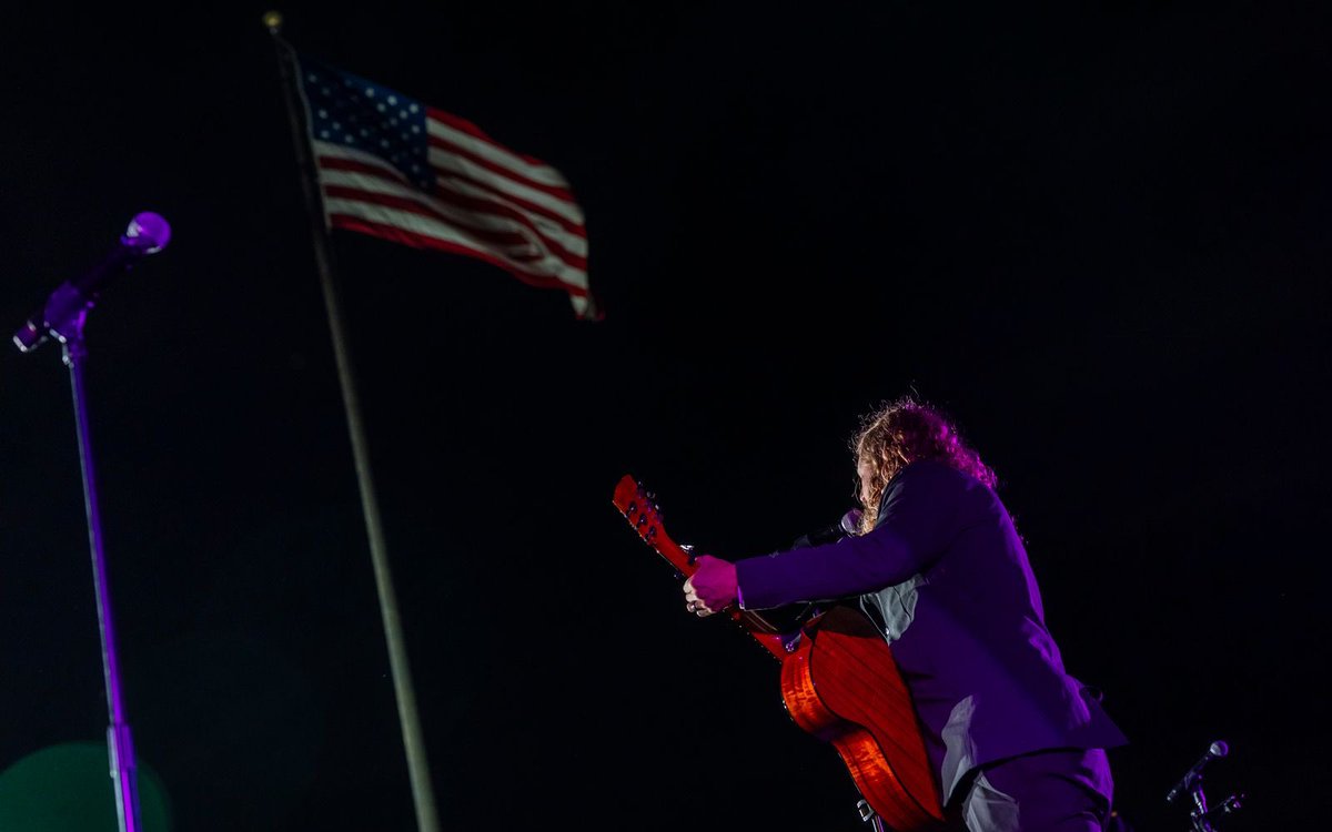America’s future beyond 250 years is not guaranteed—we need God now more than ever.

It’s His hand that holds us and His favor that sustains us.

Worshipping and declaring this together from Ellis Island in New York last night is something I will never forget. 🙏🏽🇺🇸🗽

Thank you